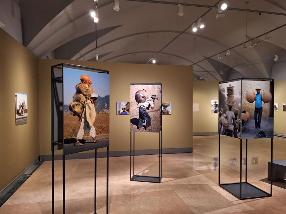 El Ministerio de Cultura presenta más de 200 imágenes inéditas en color de Catal- Roca en el Museo de América