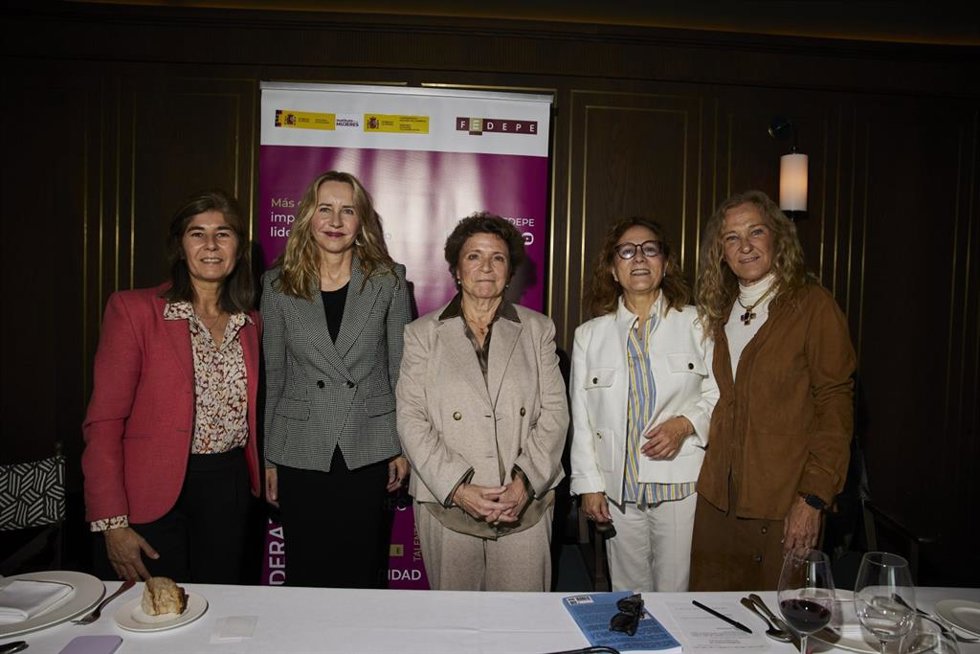 Encuentro  Liderazgo femenino en las organizaciones de la sociedad civil.