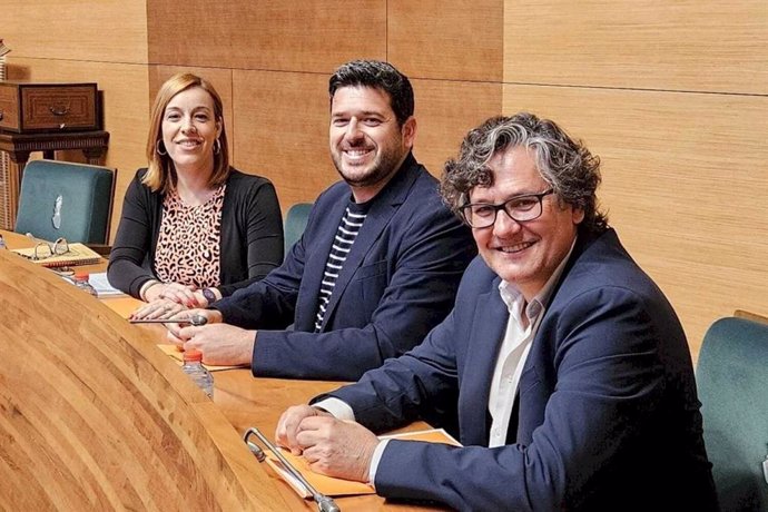 Imagen de los representantes de Compromís en la Diputación de Valencia: Dolors Gimeno, Pau Andrés y Josep Antoni Riera.