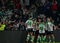 El líder Racing de Santander visita La Rosaleda en una jornada con mucha miga