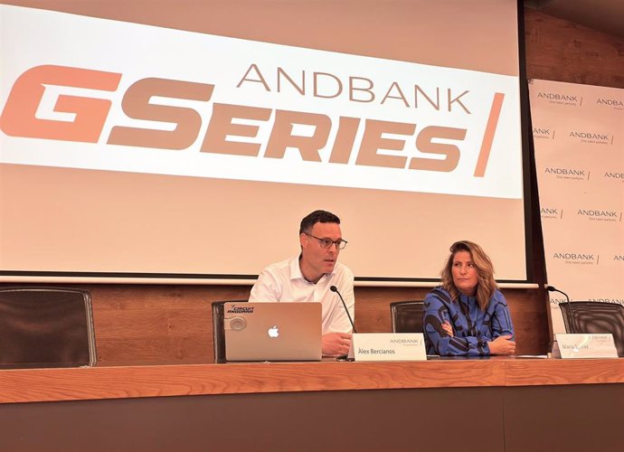 Alex Bercianos y Maria Suárez