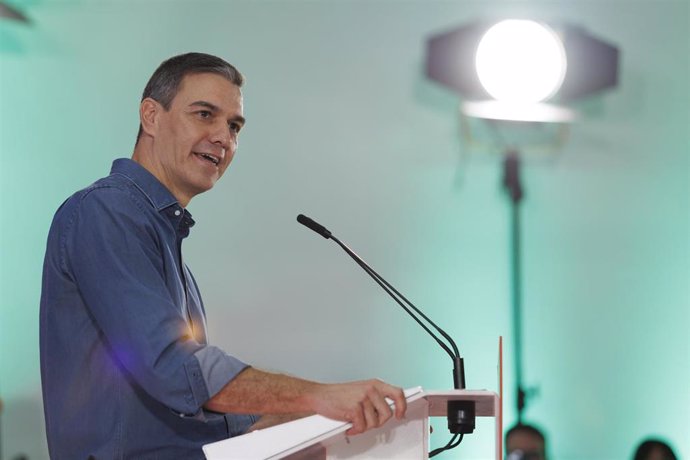 Archivo - El presidente del Gobierno, Pedro Sánchez, en imagen de archivo en un acto del PSOE en Granada