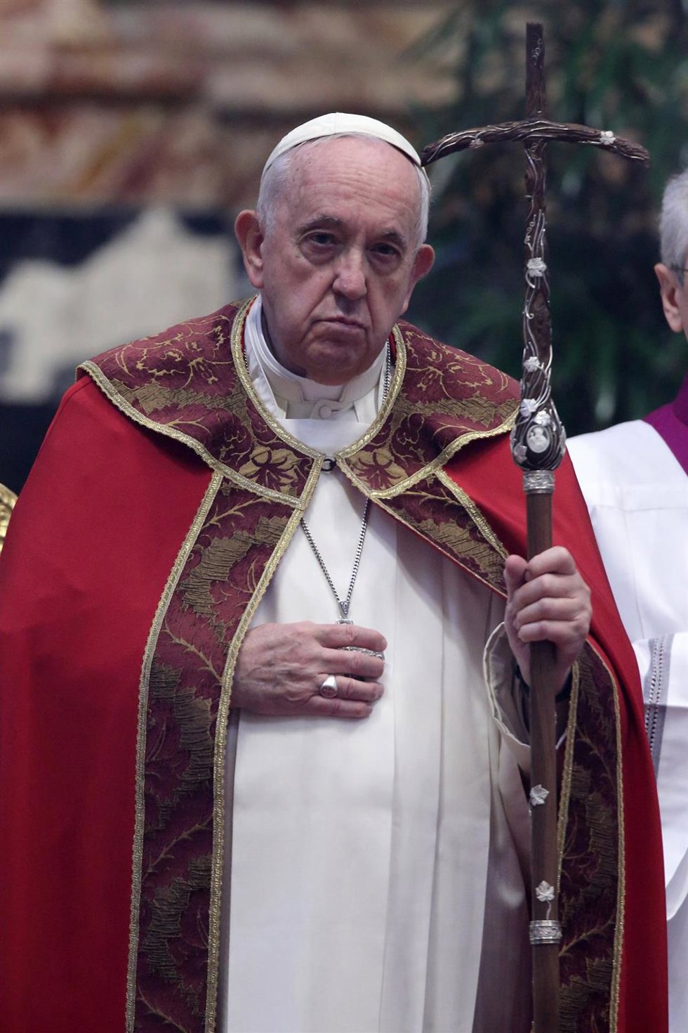 Archivo - 02 November 2022, Vatican, Vatican City: Pope Francis presides over a holy mass for the deceased Cardinals and Bishops during the year in St. Peter's Basilica at the Vatican. Photo: Evandro Inetti/ZUMA Press Wire/dpa
