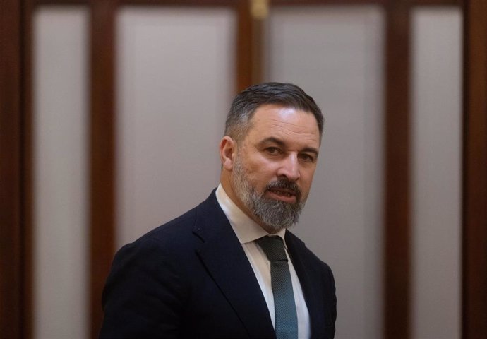 El líder de VOX, Santiago Abascal, durante una sesión plenaria en el Congreso de los Diputados, a 21 de noviembre de 2024, en Madrid (España).