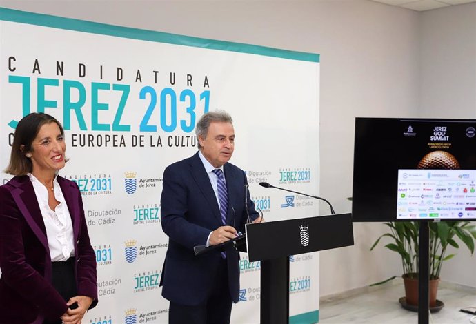 El teniente de alcaldesa y delegado de Turismo en el Ayuntamiento de Jerez de la Frontera (Cádiz), Antonio Real, en rueda de prensa