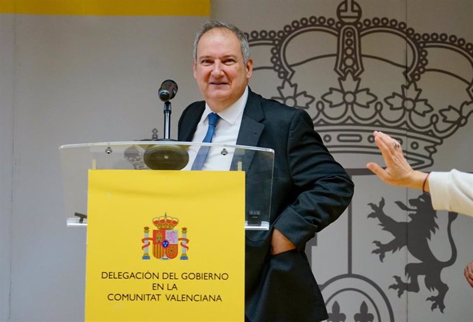 El ministro de Industria y Turismo, Jordi Hereu, atiende a los medios en la sede de la Delegación del Gobierno en la Comunidad Valenciana, a 21 de noviembre de 2024, en Valencia, Comunidad Valenciana (España). 