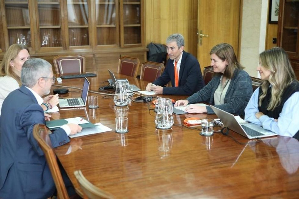 La Consejera de Agricultura, Noemí Manzanos,  traslada de nuevo al Secretario de Estado de Medio Ambiente la urgente necesidad de excluir del lobo del listado LESPRE