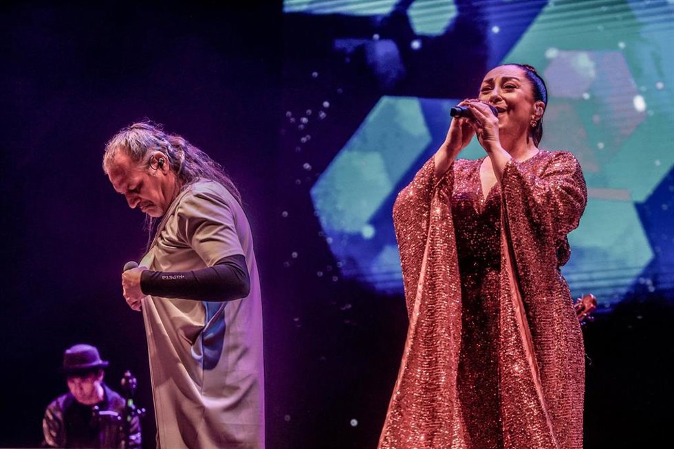 Archivo - El grupo 'Camela' actúa en el concierto Locos por la Música, en el Estadio Santiago Bernabéu, a 26 de abril de 2024, en Madrid (España).