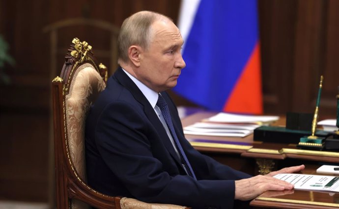 October 25, 2024, Moscow, Moscow Oblast, Russia: Russian President Vladimir Putin listens to Federal Customs Service head Valery Pikalev during a one-on-one meeting at the Kremlin, October 25, 2024 in Moscow, Russia.