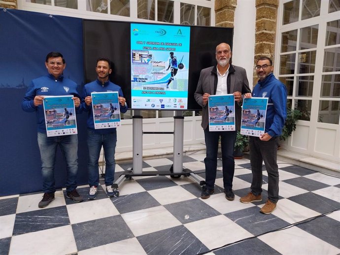 El diputado de Deportes de la institución provincial, Javier Vidal, en la presentación de la Copa y Supercopa de Andalucía de Fútbol Sala para Sordos