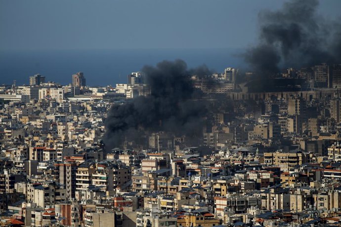 November 21, 2024, Beirut, Beirut, Lebanon: Heavy smoke billows from an Israeli air strike that targeted an area in Beirut southern suburb amid US efforts to reach a ceasefire deal between Israel and pro-Iranian Hezbollah. Israel resumed pounding the Beir