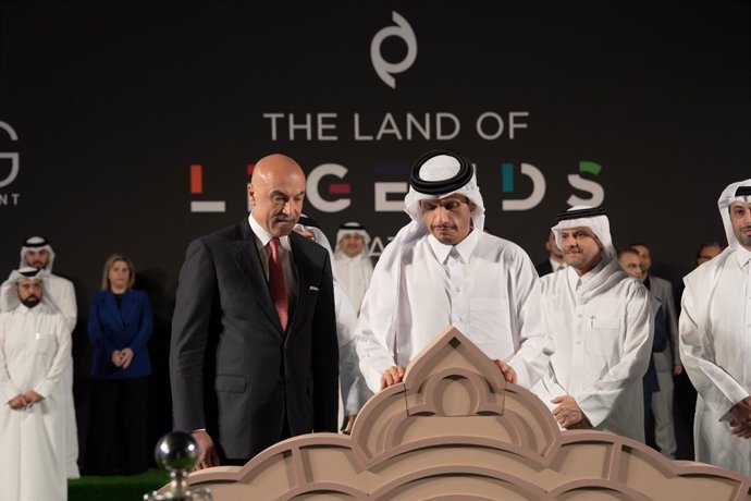 Prime Minister and Minister of Foreign Affairs HE Sheikh Mohammed bin Abdulrahman bin Jassim Al Thani Lays the Foundation Stone for Land of Legends Qatar