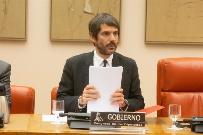 El ministro de Cultura, Ernest Urtasun, comparece en la Comisión de Cultura, en el Congreso de los Diputados, a 14 de noviembre de 2024, en Madrid (España). 