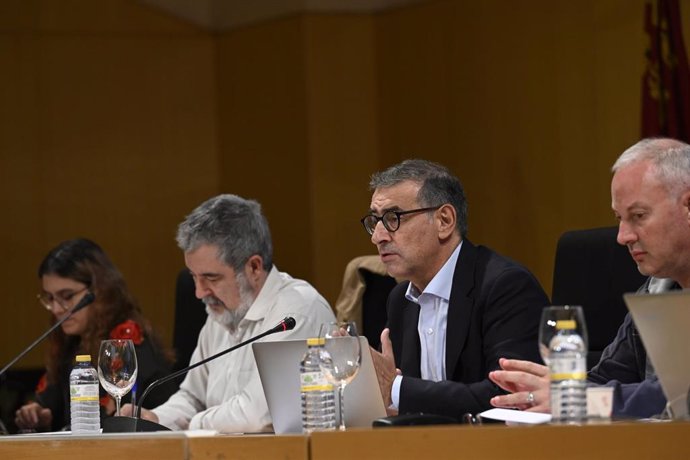 El rector de la UMU, José Luján, en la reunión del Claustro de la institución docente