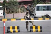 Foto: Afganistán.- Mueren al menos diez personas en un ataque contra un mausoleo en el norte de Afganistán