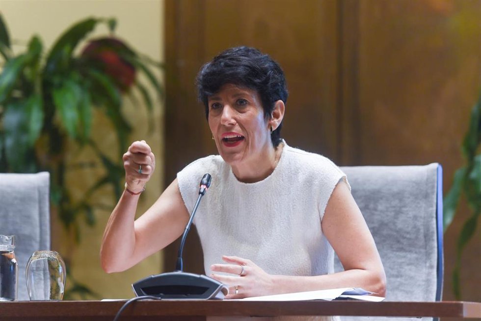Archivo - La ministra de Inclusión, Seguridad Social y Migraciones, Elma Saiz