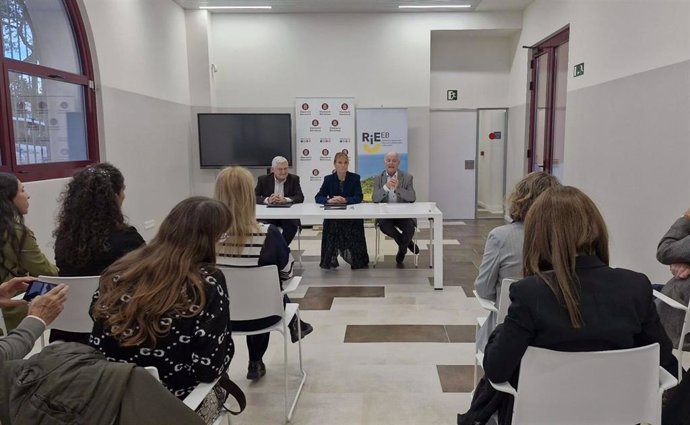 Firma del convenio entre la Diputación de Barcelona y la Red Internacional de Educación Emocional y Bienestar (RIEEB)