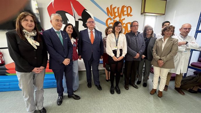 Vázquez en la visita al nuevo hospital de día Infantojuvenil de Burgos