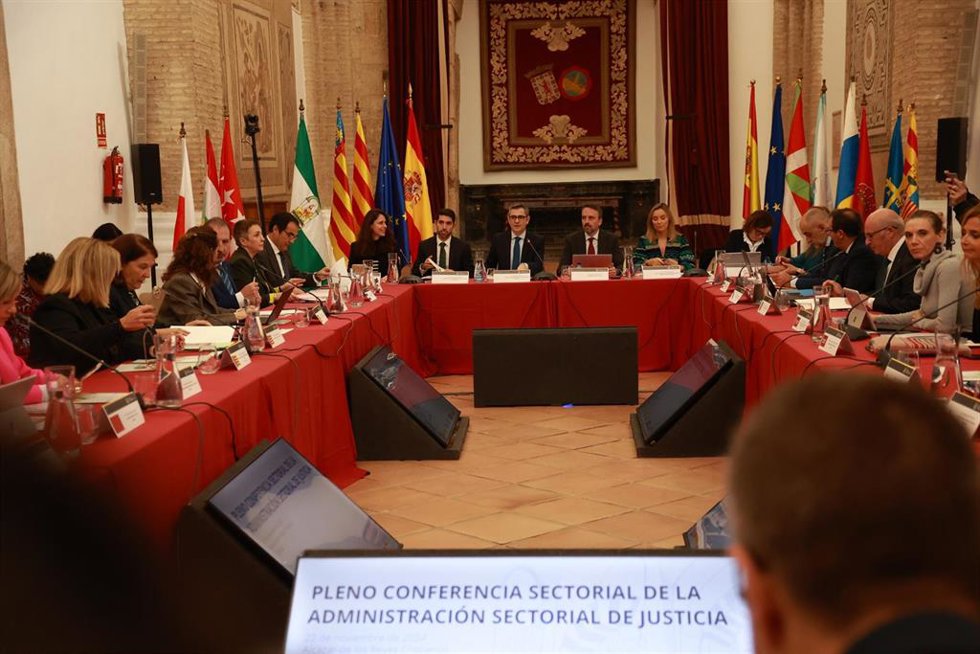 Reunión de la Conferencia Sectorial de la Administración de Justicia . A 22 d noviembre de 2024, en Córdoba (Andalucía, España). El ministro de Presidencia, Justicia y Relaciones con las Cortes, Félix Bolaños, ha sido recibido por el consejero de Justic