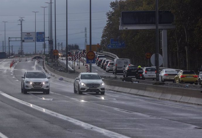 Trafico, a 13 de noviembre de 2024, en Paiporta