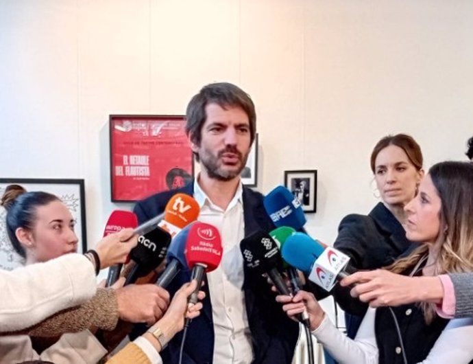 Urtasun en las declaraciones de este viernes a periodistas en Sabadell (Barcelona)