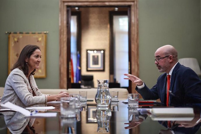 Archivo - El delegado del Gobierno en Madrid, Francisco Martín, en una reunión de trabajo con la portavoz socialista en el Ayuntamiento de Madrid, Reyes Maroto