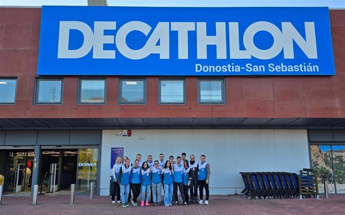 Decathlon celebra el 25 aniversario de su tienda en Donostia-San Sebastián