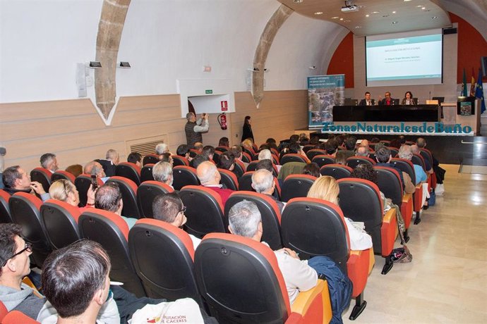 Jornada sobre las zonas naturales de baño en la provincia de Cáceres