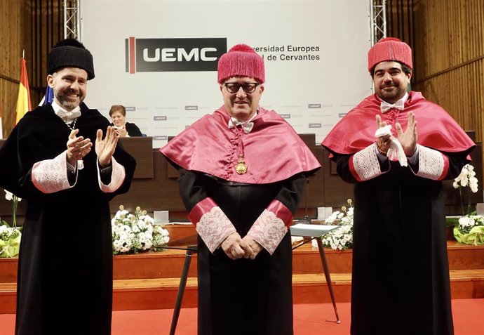 La UEMC inviste al experto en biomateriales Javier Gil Mur como Doctor Honoris Causa