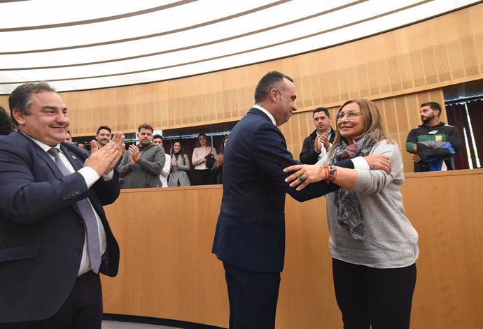 El presidente de la Diputación de Granada, Francis Rodríguez, tras la aprobación en pleno del presupuesto de 2025.