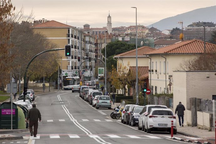 Archivo - El Ayuntamiento de Pamplona recabará la opinión del vecindario de Txantrea sobre aparcamiento y zona azul