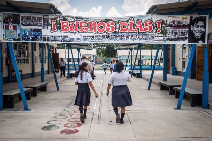 Archivo - Un colegio en la región de la Amazonía, en Perú.