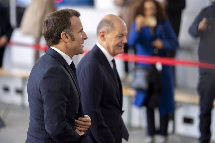 October 18, 2024, Berlin, Berlin, Germany: Arrival of the French President, EMMANUEL MACRON, at the German Federal Chancellery, welcomed by the German Chancellor OLAF SCHOLZ. Starmer, Scholz, Joe Biden and Emmanuel Macron then meet in the Federal Chancell