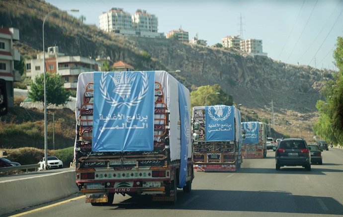 Archivo - Convoy del Programa Mundial de Alimentos en Líbano