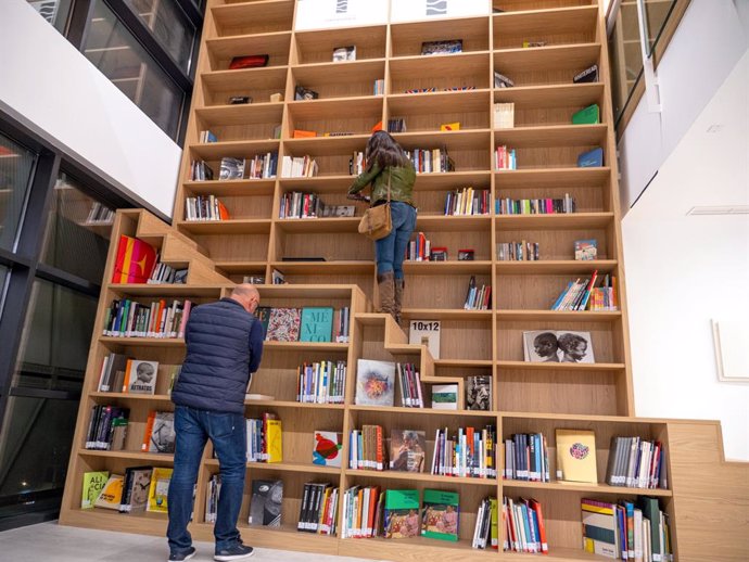 Con la puesta en funcionamiento de la biblioteca se culmina todo el equipamiento previsto en la Torre Mirador del Carmen, completando al auditorio, la sala expositiva y el Conservatorio de Música.