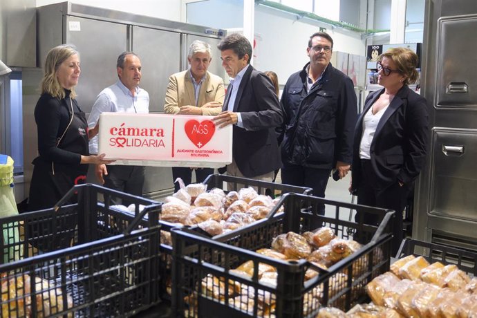 Visita del president de la Generalitat, Carlos Mazón, a les instal·lacions d'Alacant Gastronòmica Solidària.