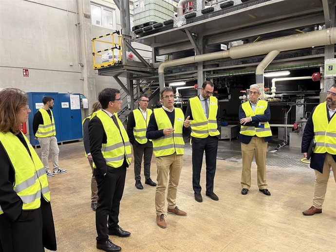 Visita del consejero de Industria y de Transición Ecológica y Digital Empresarial, Mikel Irujo, a la planta de Kersia en Estella.