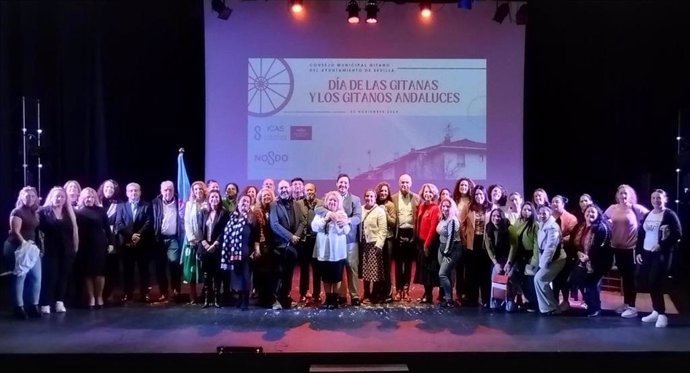 Acto en Sevilla para conmemorar el Día del Pueblo Gitano