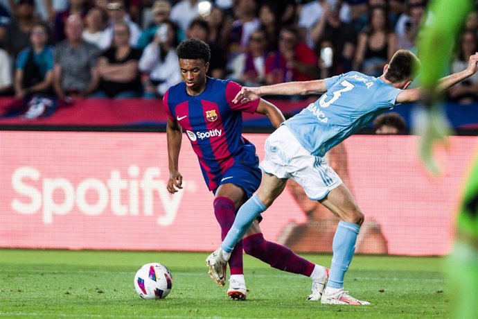 Archivo - Alejandro Balde of Fc Barcelona during the Spanish league, La Liga EA Sports, football match played between FC Barcelona and RC Celta at Estadi Olimpic Lluis Company on September 23, 2023 in Barcelona, Spain.