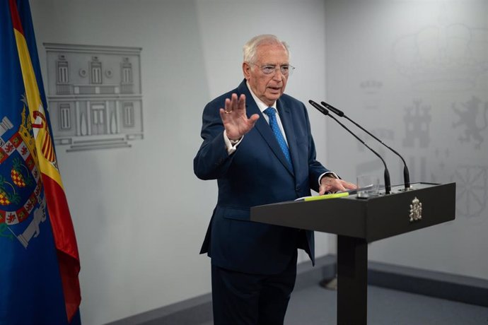 El presidente de Melilla, Juan José Imbroda, durante una rueda de prensa posterior tras su reunión con el presidente del Gobierno, Pedro Sánchez, en el Palacio de La Moncloa, a 22 de noviembre de 2024, en Madrid (España). 