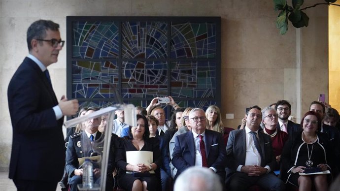 Félix Bolaños en la entrega de condecoraciones de la Orden de San Raimundo de Peñafort en Córdoba.