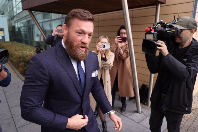 Archivo - 08 September 2022, Ireland, Dublin: Irish mixed martial artist Conor McGregor arrives at Blanchardstown Court where he is charged with dangerous driving in relation to an incident in west Dublin in March. Photo: Nick Bradshaw/PA Wire/dpa