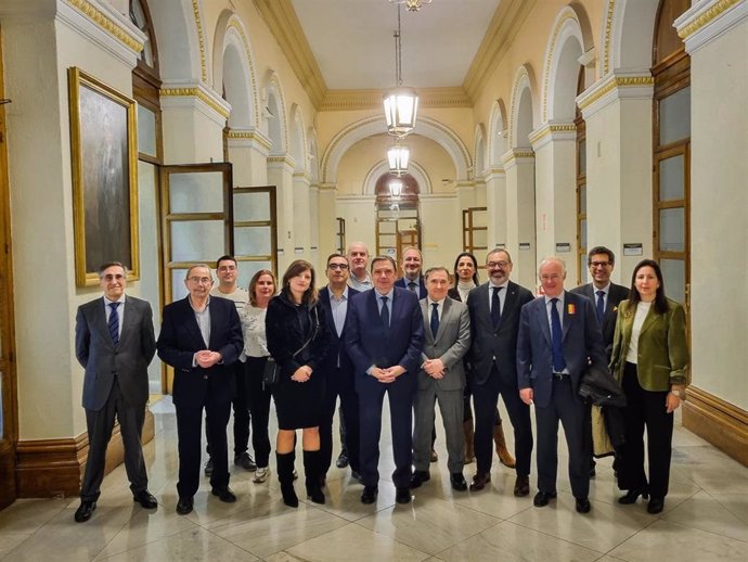 Comité Organizador de la Feria Internacional para la Producción Animal, FIGAN, junto al Ministro de Agricultura, Luis Planas.