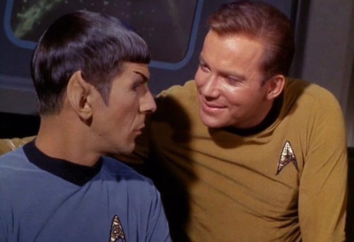 William Shatner regresa como capitán Kirk a Star Trek en homenaje a Spock (Leonard Nimoy)