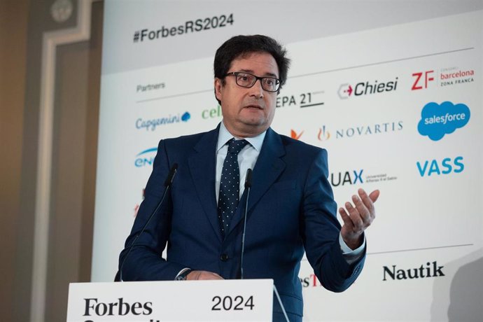 El ministro para la Transformación Digital, Óscar López, interviene durante el Summit Reinventing Spain organizado por Forbes, en el Hotel Mandarín Oriental Ritz, a 24 de octubre de 2024, en Madrid (España). 