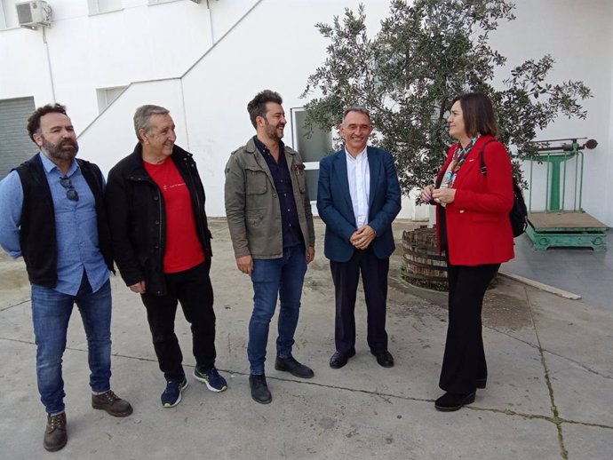 Rueda de prensa de CCOO e IU  en Castro del Río.