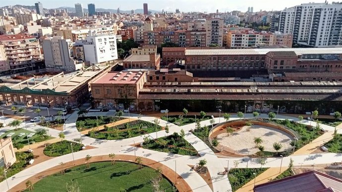 Nuevo parque de Can Batlló, en el distrito de Sants-Montjuïc de Barcelona (Catalunya)