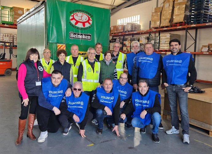 Voluntarios del Banco de Alimentos de Navarra en la 'Gran Recogida' 2024