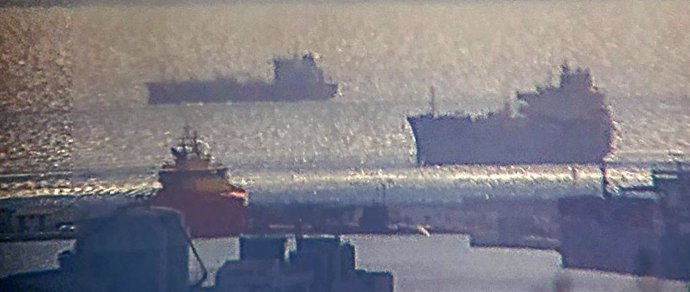 Un submarino atraca en la base militar de Gibraltar.