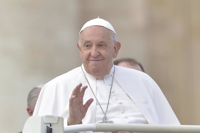 Archivo - El Papa Francisco durante la proclamación de nuevos santos de la Iglesia Católica en la Jornada Mundial de las Misiones 2024, en el Vaticano, a 20 de octubre de 2024, en Ciudad del Vaticano.  